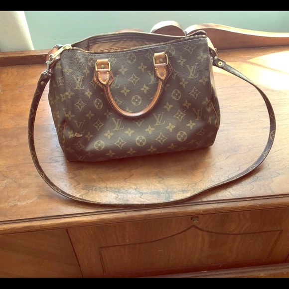 Authentic Louis Vuitton Purse - Picture 1 of 8